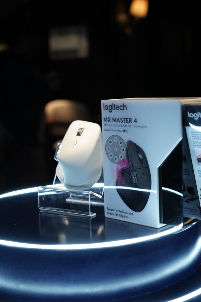 Software Logi Options+ mostrando personalización del Actions Ring del MX Master 4