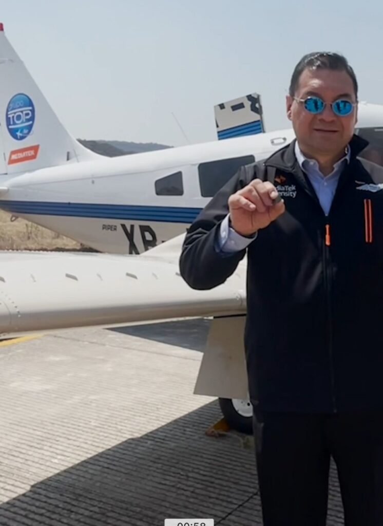 Dispositivo IoT industrial ejecutando inteligencia artificial en el edge con MediaTek Genio 360