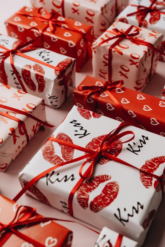 Diferencias entre hombres y mujeres al elegir regalos de San Valentín en México según datos de YouGov