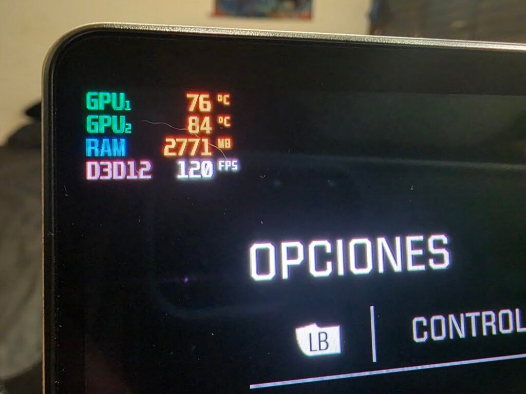 Zephyrus G16 ejecutando Resident Evil Requiem a 120 FPS con temperaturas de entre 76 y 84 grados durante las pruebas