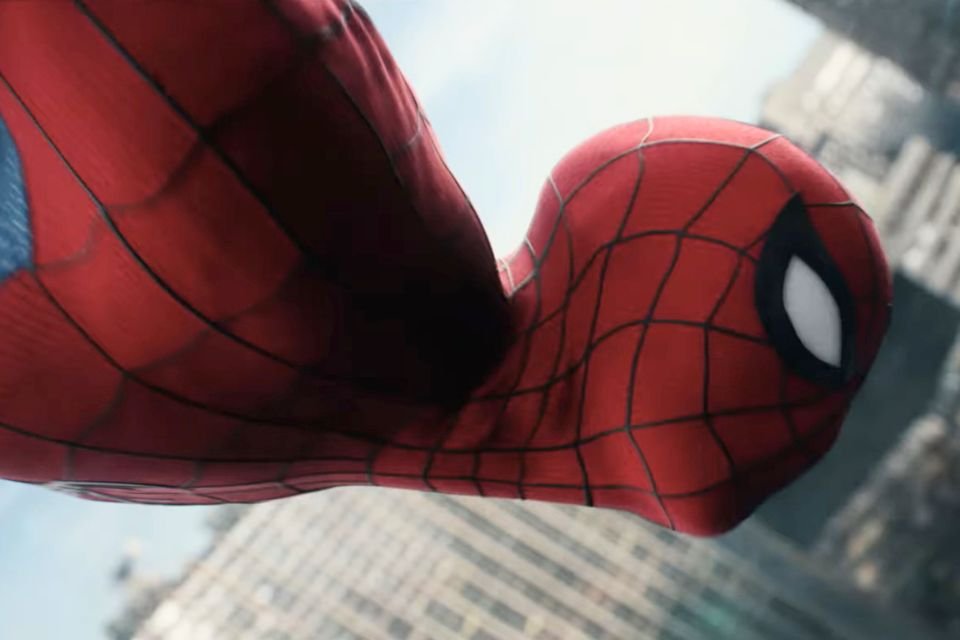 Tom Holland interpreta nuevamente a Spider-Man en Un Nuevo Día